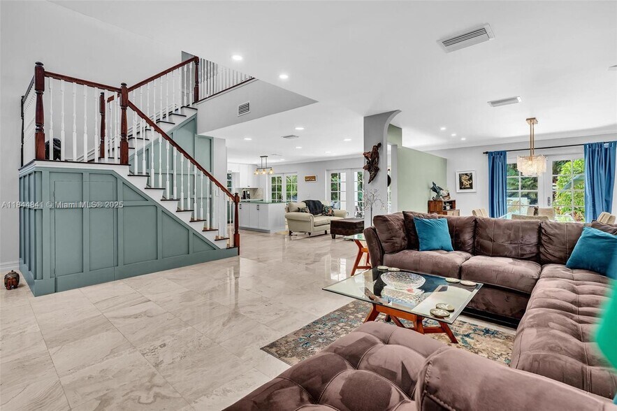 Building Photo - 2516 San Domingo St