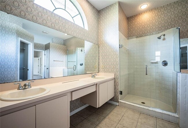 Building Photo - 2326 Deerbrook Dr