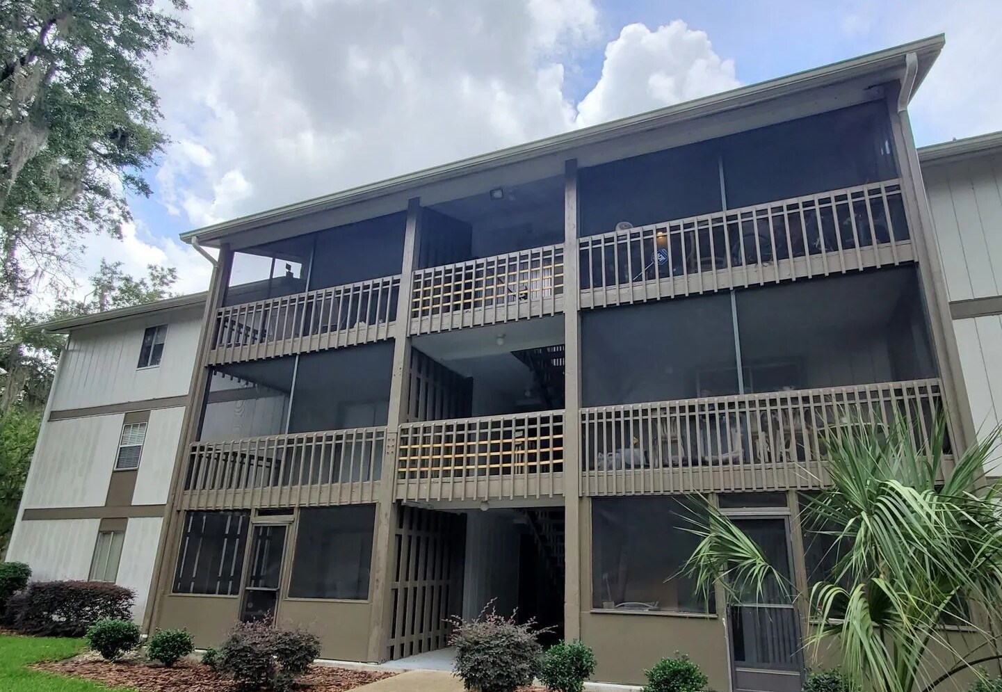 Building - 6519 W Newberry Rd