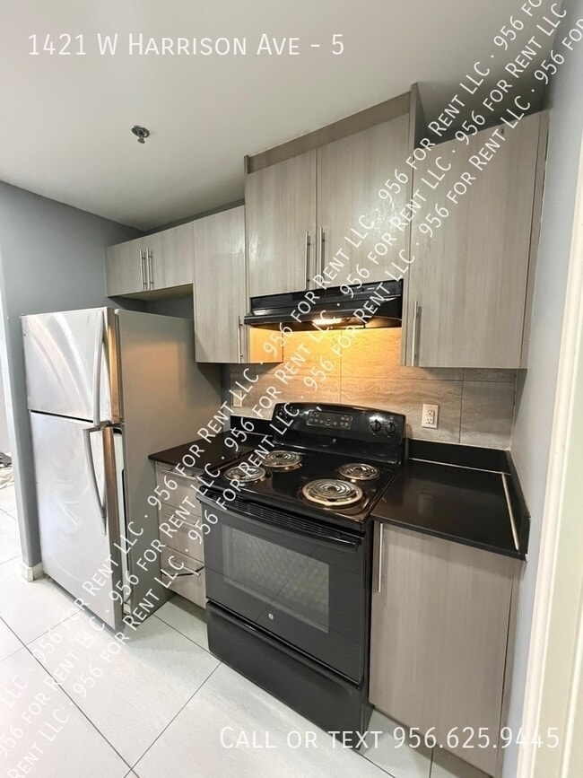 Building Photo - 1421 W Harrison Ave