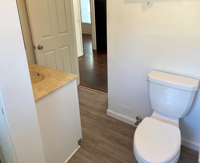 Building Photo - 2BR home on a large lot with room to roam!