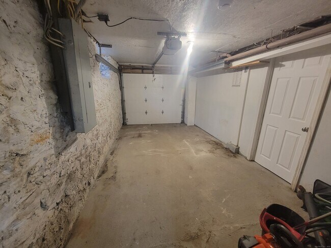 Building Photo - 12 Division St