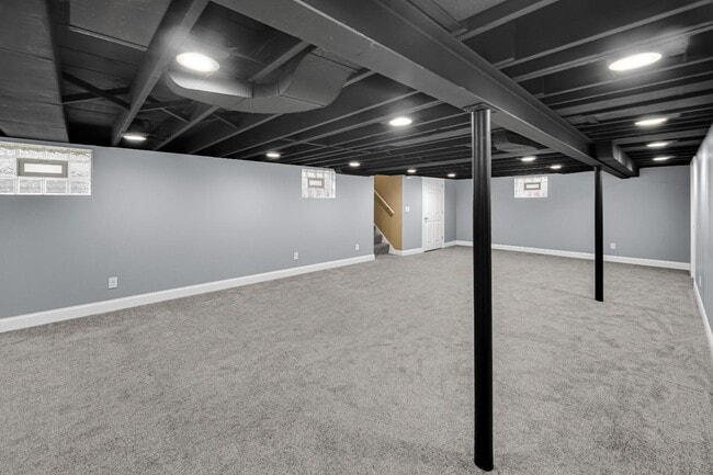 Building Photo - 303 N Harvey St