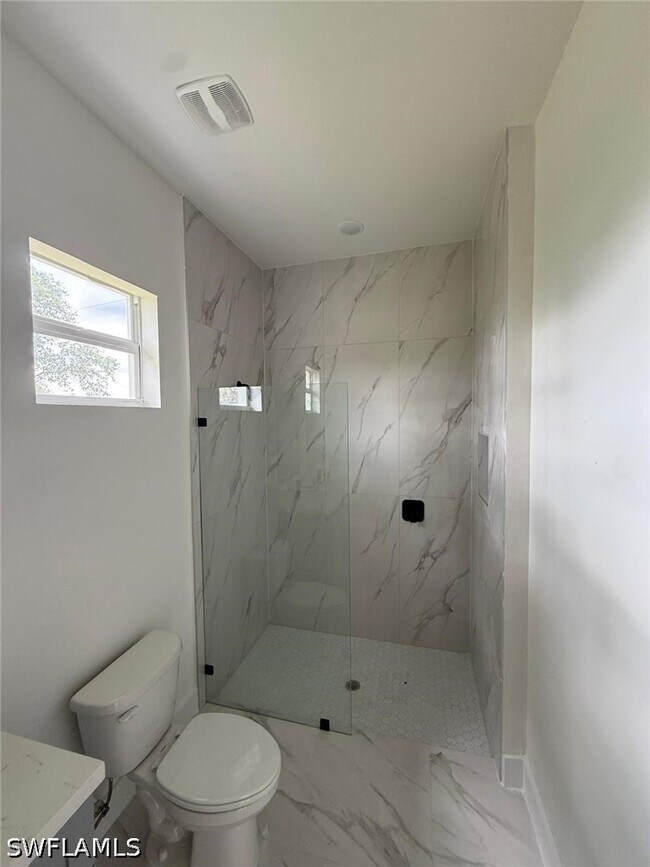 Building Photo - 1089 Eisenhower Blvd