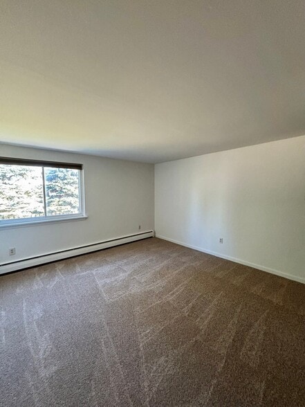 Building Photo - 110 Losson Rd