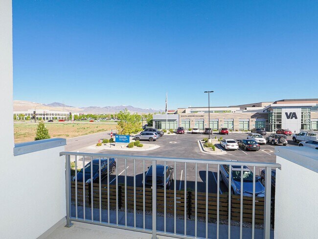 Building Photo - 3 Bedroom, 2.5 Bathroom in South Jordan