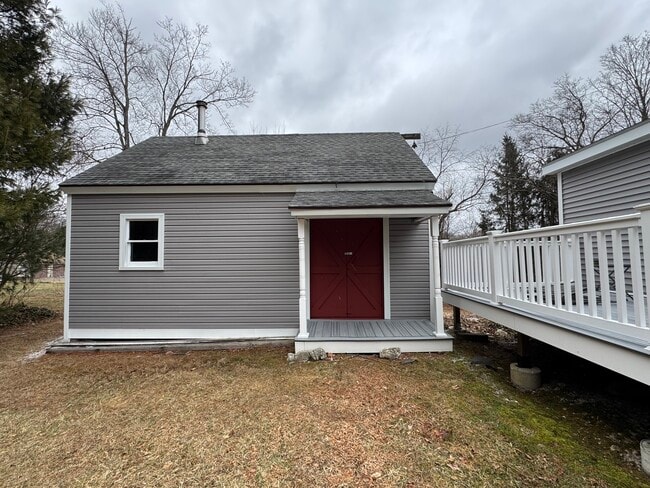 Barn in Back - 2 Champion Hill Rd