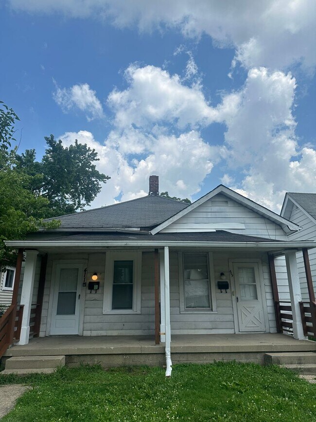 Primary Photo - 409 N Gray St