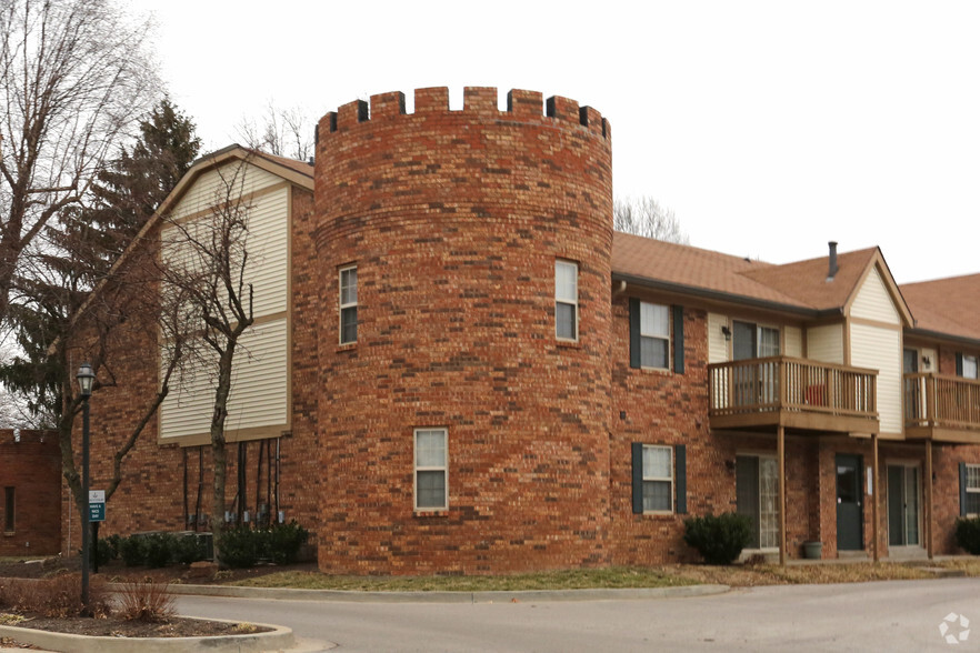 Primary Photo - Abbey Court Apartments