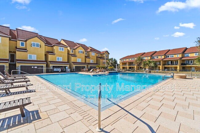 Building Photo - 1500 Via De Luna Dr