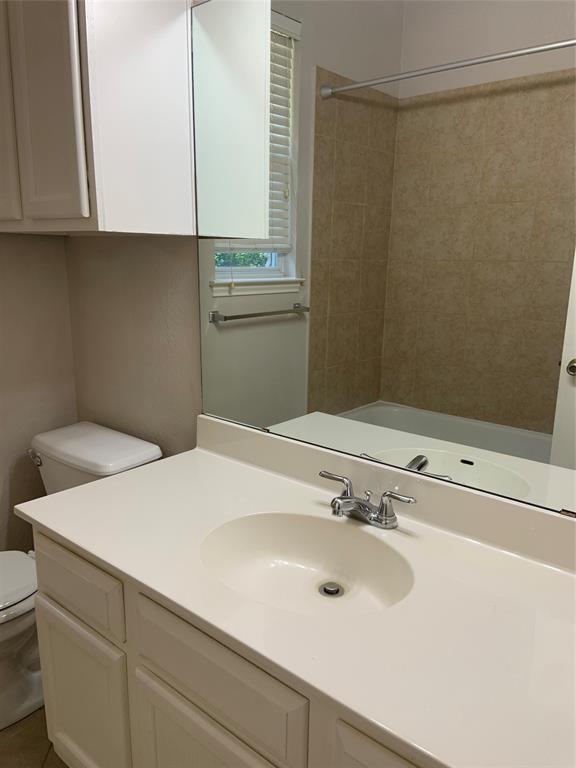 Building Photo - 3304 Santee Dr