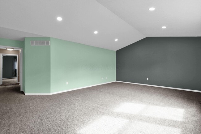 Building Photo - 210 Autumn Way