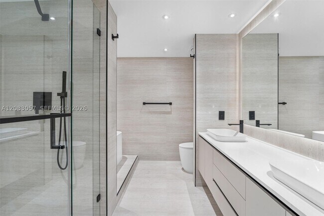 Building Photo - 3610 Yacht Club Dr