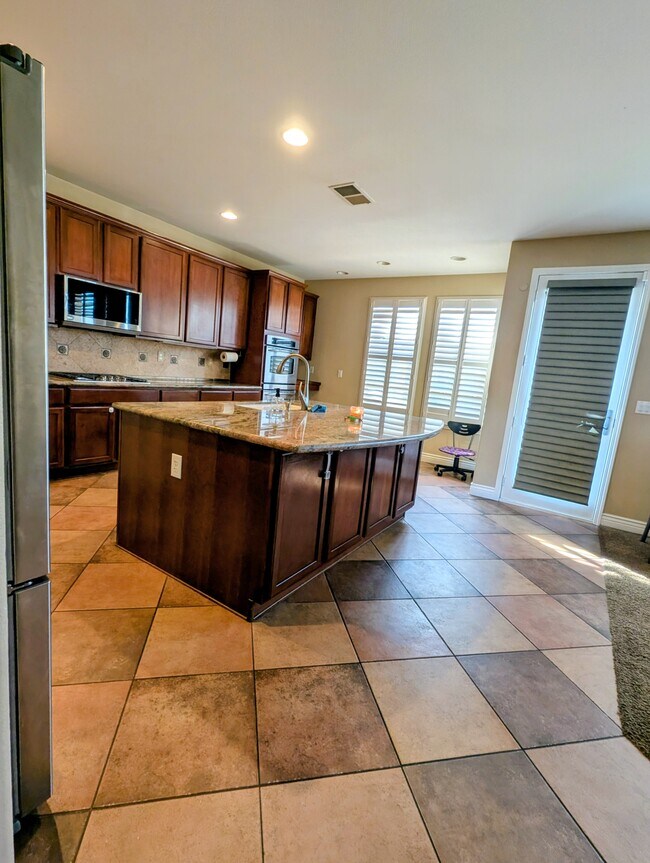 Building Photo - 430 Cicada Ct