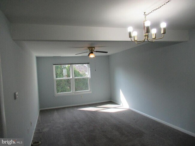 Building Photo - 7 Lumber Jack Cir