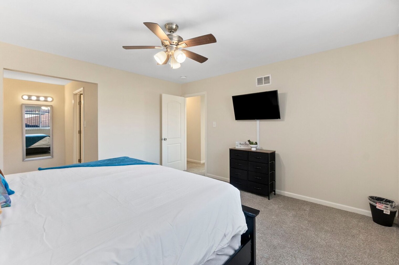 Building Photo - 623 Quail Run Rd