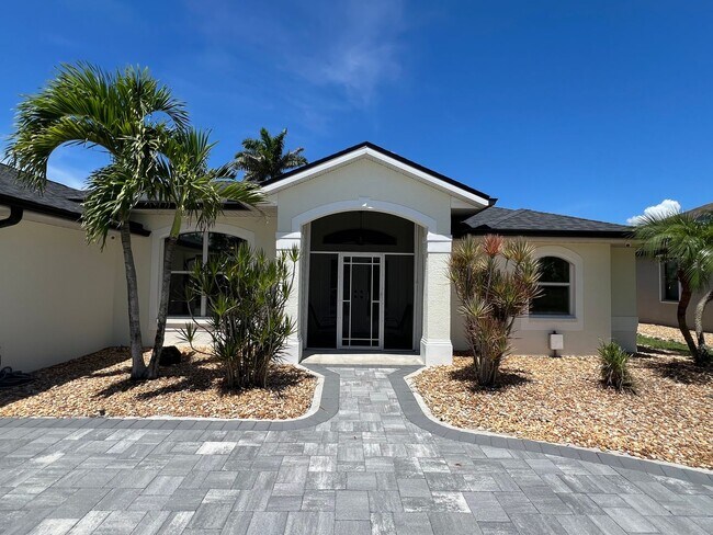 Building Photo - FURNISHED SHORT TERM RENTAL - 3 Bed / 2 Bath - Single Family Pool Home - $5,000/month ** Heated S...