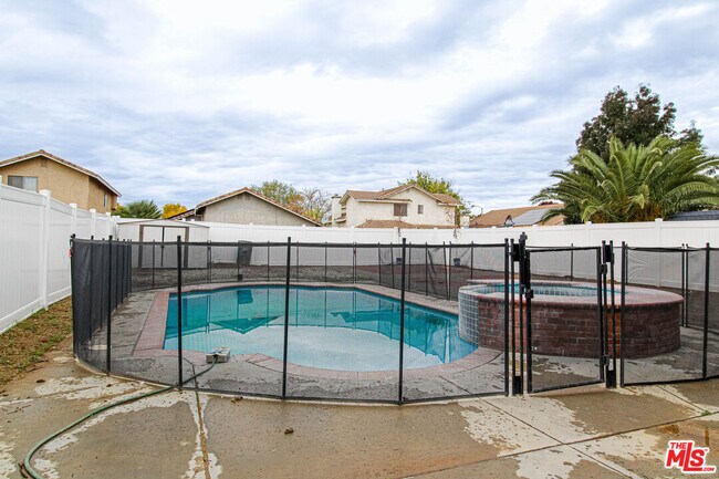 Building Photo - 45809 Evelyn Ct