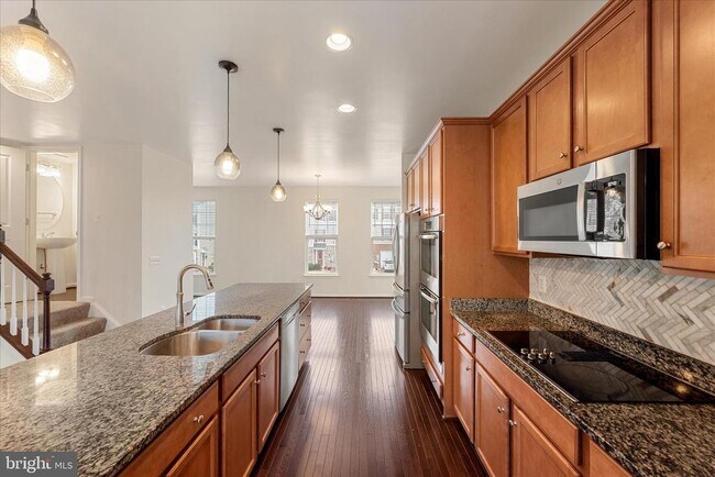 Building Photo - 109 Sequoia Dr