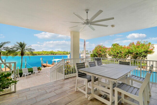 Building Photo - 375 S Beach Rd