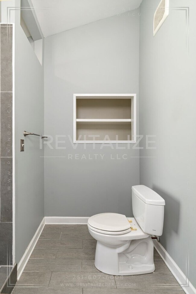 Building Photo - **COMING SOON** Stunning 2 Bedroom/2.5 Bat...