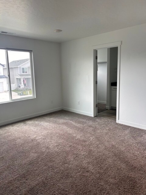 Building Photo - 492 N Trident Dr
