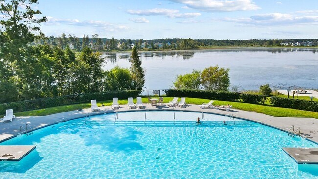 Building Photo - 609 Trotters Ln