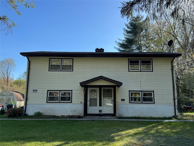 Primary Photo - 1 Maple Ln