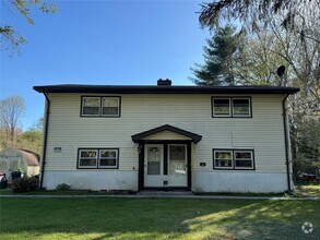 Building Photo - 1 Maple Ln