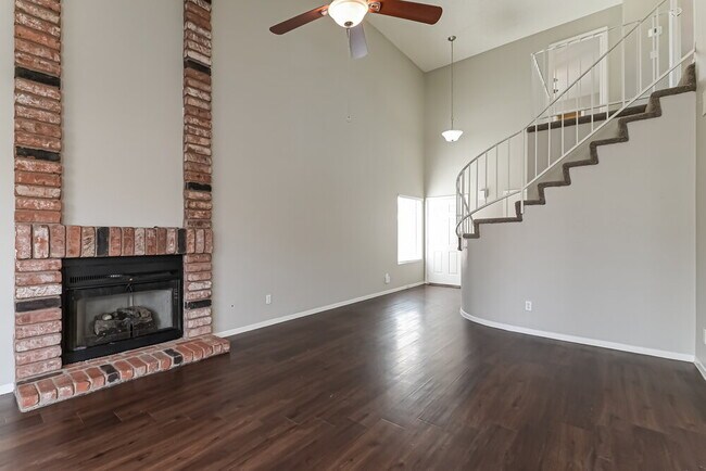Building Photo - 1620 Lorna Dr