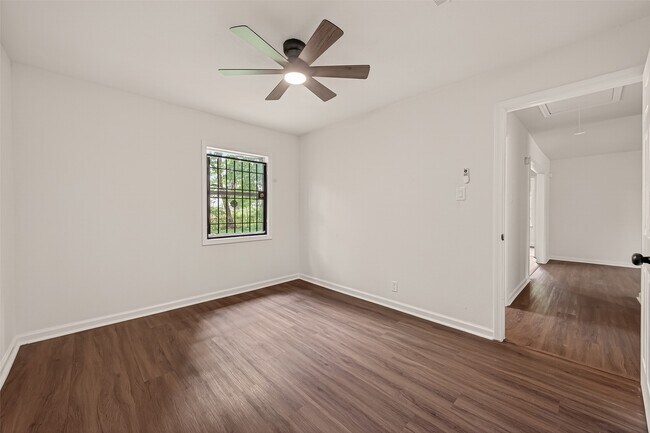 Building Photo - 5830 Southlea St