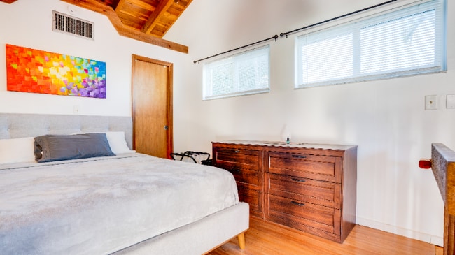 Building Photo - 33 SW 18th Terrace