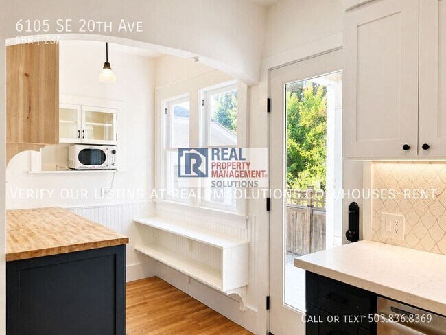 Building Photo - 6105 SE 20th Ave