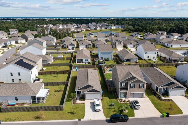 Building Photo - Home in Surf City
