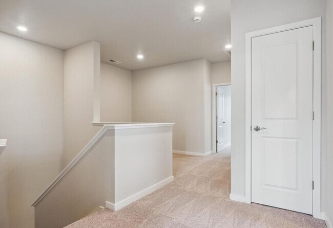 Building Photo - Alder Creek Duplex - 3bd 2.5ba 2,705sq.ft. Built in 2025