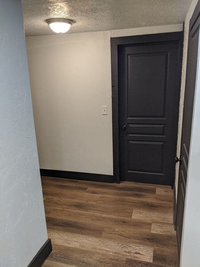 Building Photo - 623 E 100 S