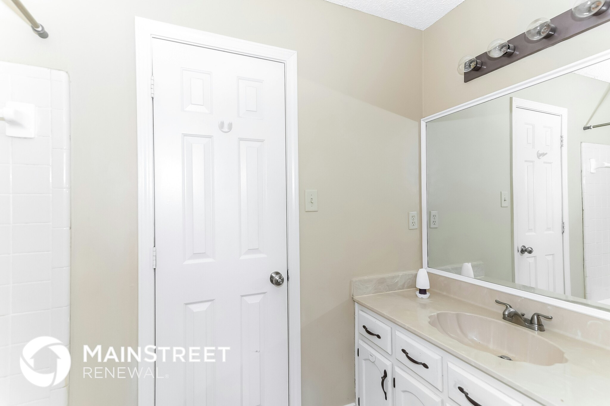 Building Photo - 7330 Ashley Oaks Dr