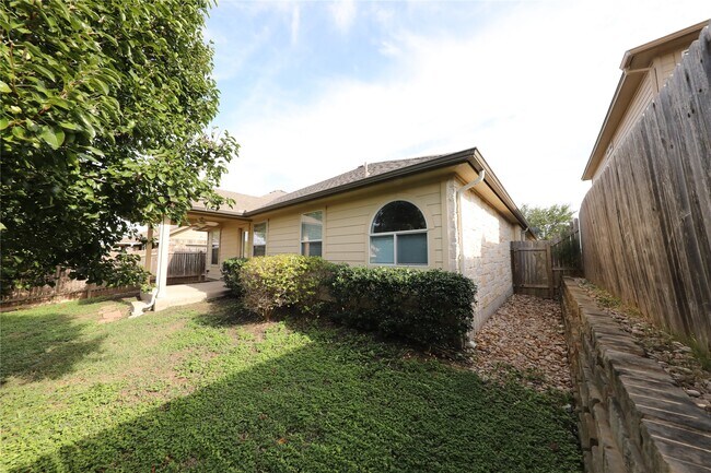 Building Photo - 1813 Slate Creek Dr