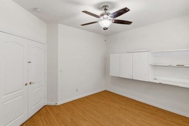 Building Photo - 612 Silver Grove St