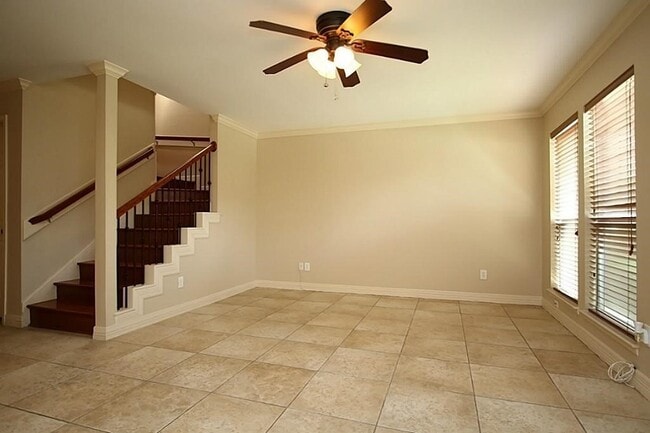 Building Photo - 5228 Woodlawn Pl