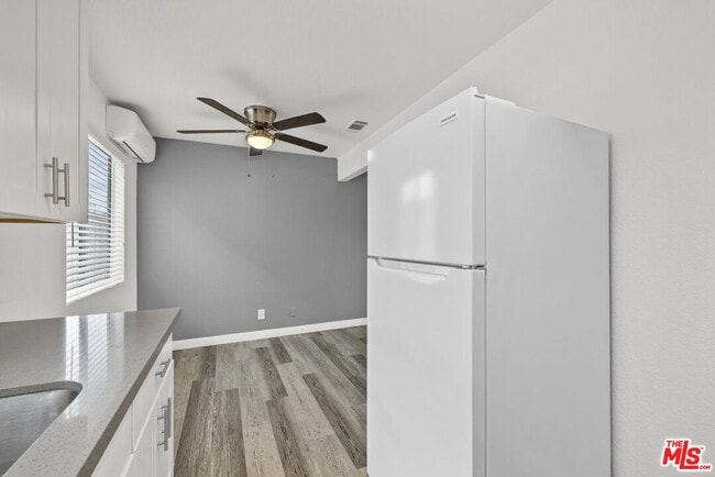 Building Photo - 1556 W 227th St