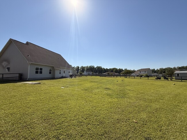 Building Photo - 305 Agatha Ct