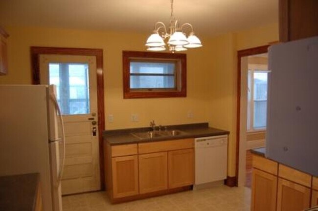 Building Photo - 1129 Williamson St