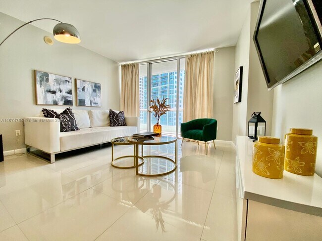 Building Photo - 485 Brickell Ave