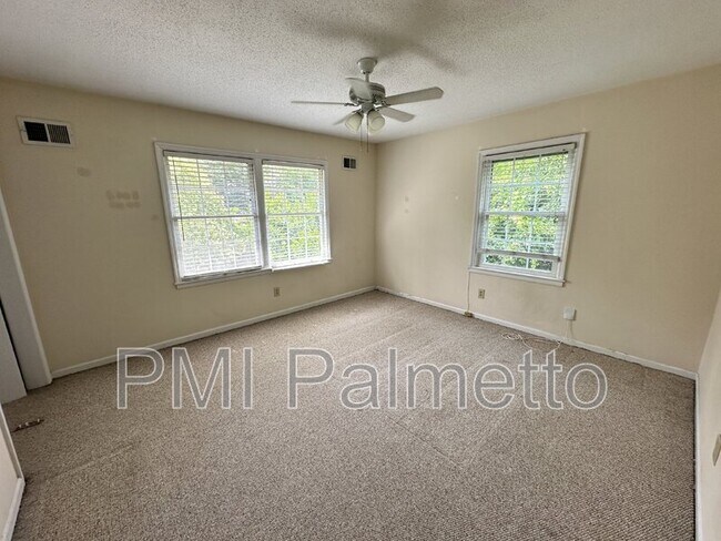 Building Photo - 304 Princess St