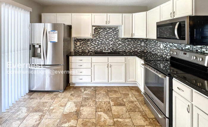 Building Photo - 14005 Glenview Dr SW