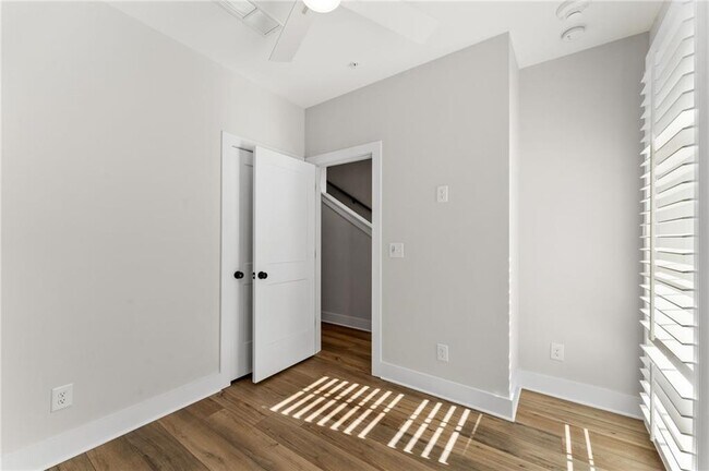 Building Photo - 1272 Longreen Ter NW