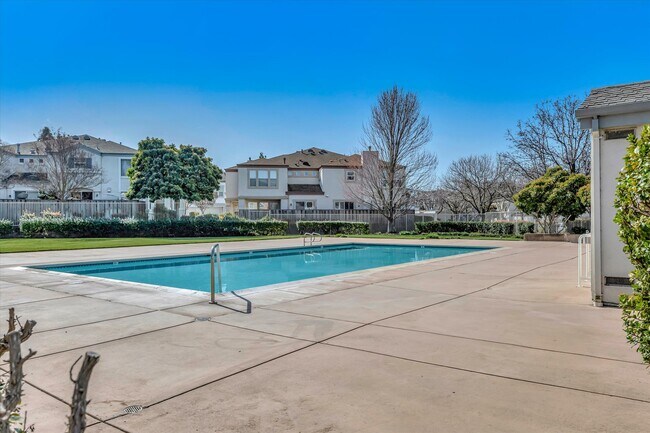 Building Photo - 929 Monarch Cir