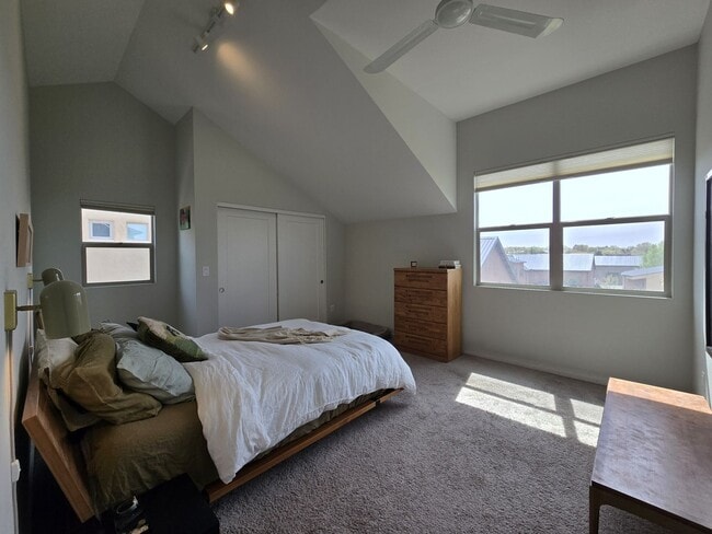 Building Photo - 2180 W Alameda St