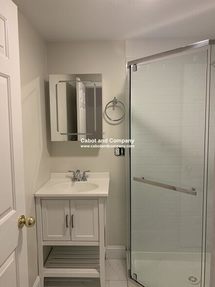 Building Photo - 614 Massachusetts Ave